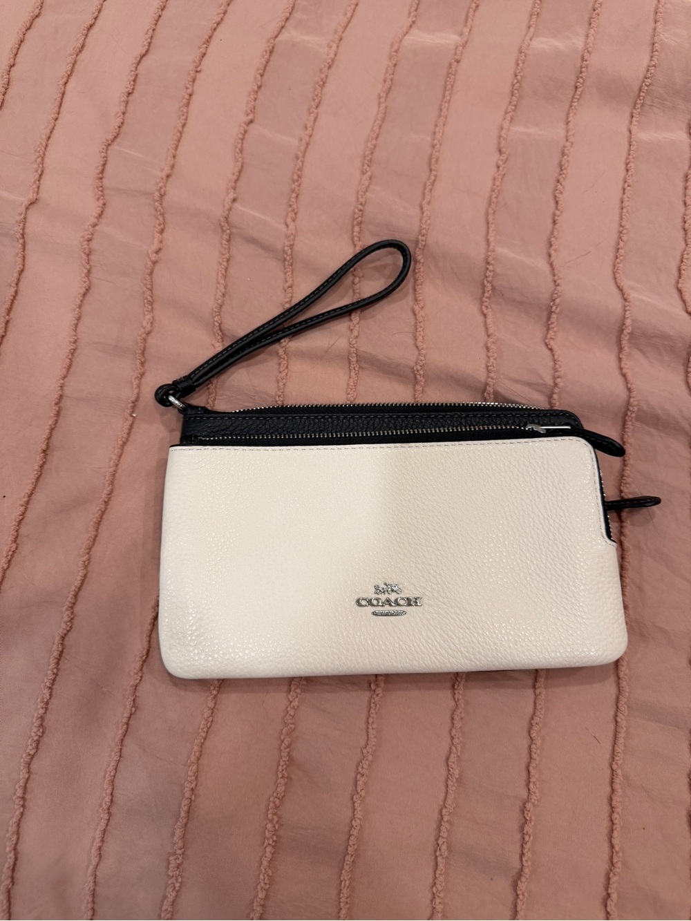 Coach White and Black Pebble Leather Wristlet